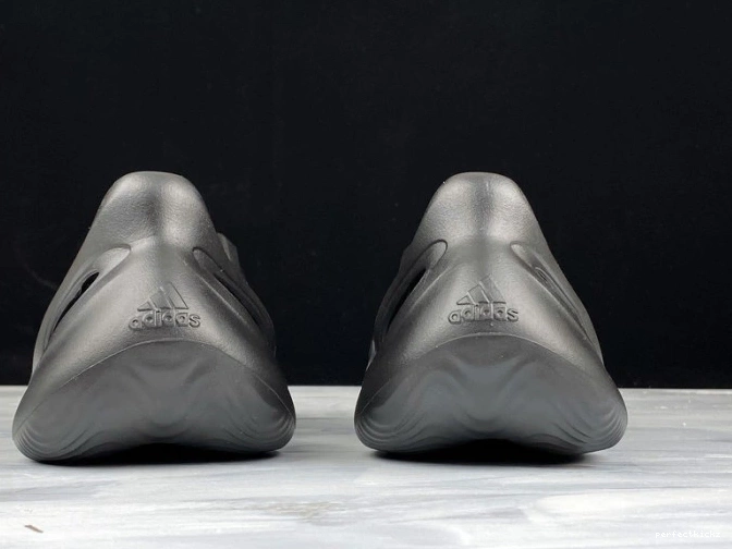 Runner Yeezy Foam Slide 0804